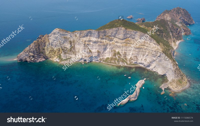 Isola di Palmarola vista aerea